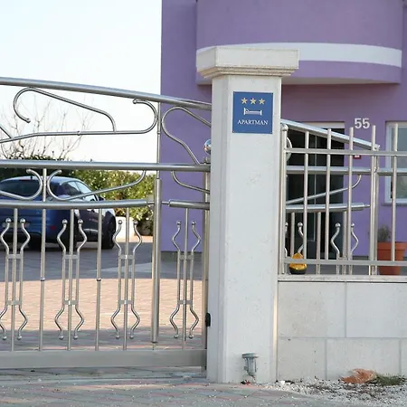 维拉熏衣草公寓 * 法扎纳